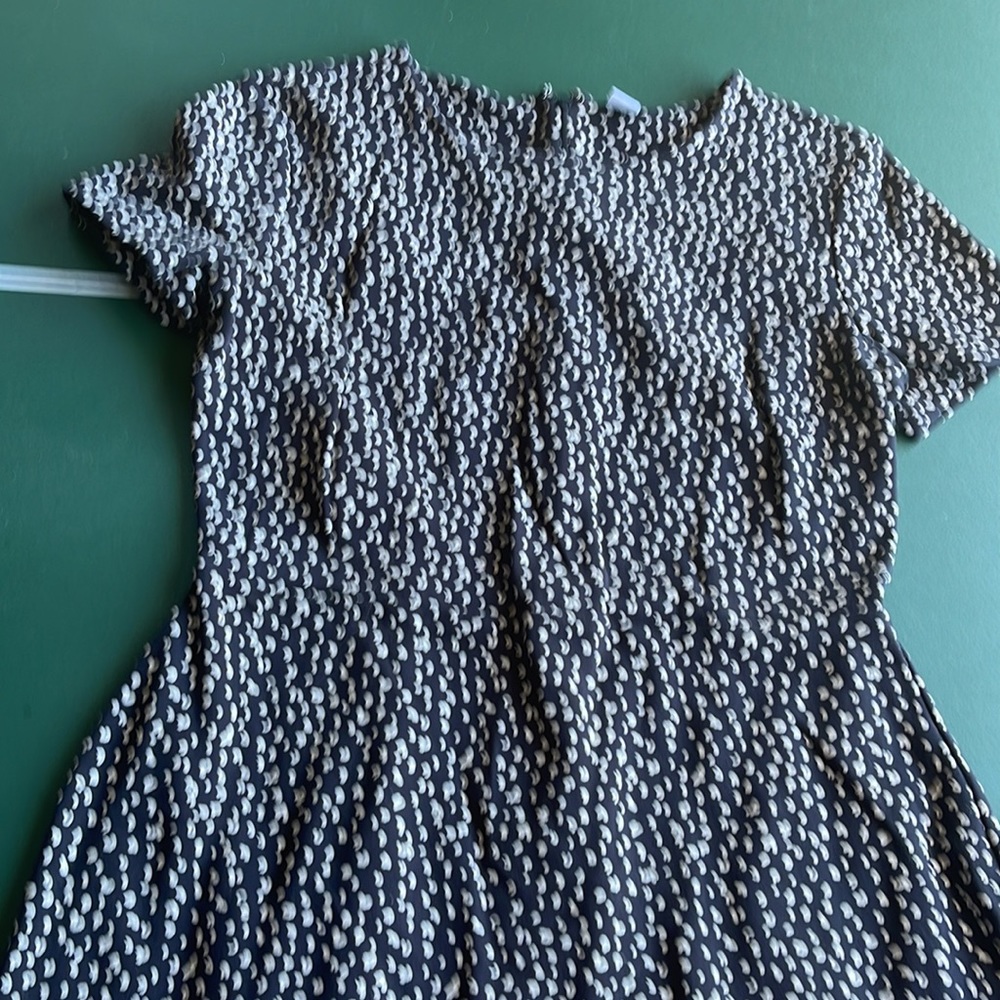 Woman’s dress - Picture 2 of 6